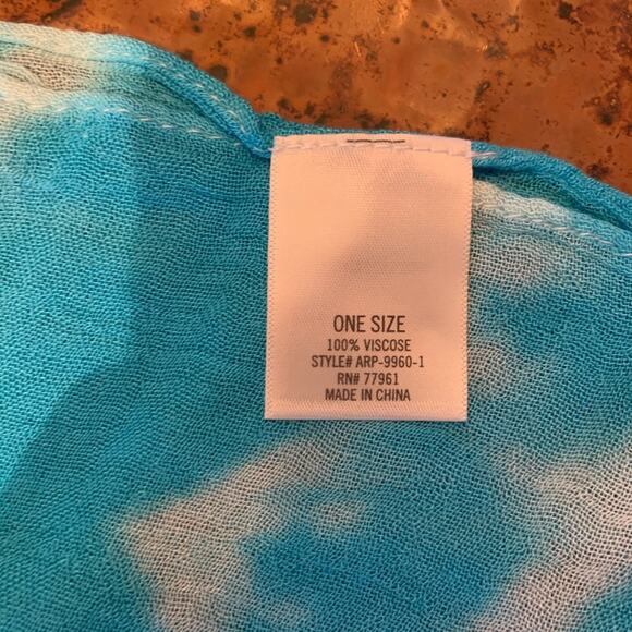 NWT Francesca's Turquoise & White Tie-Dye Kimono/Coverup - ONE SIZE - Picture 6 of 9